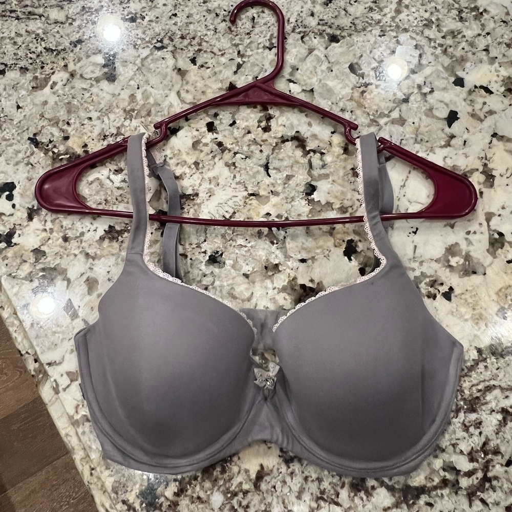 Victoria’s Secret Demi bust bra - 32DDD
